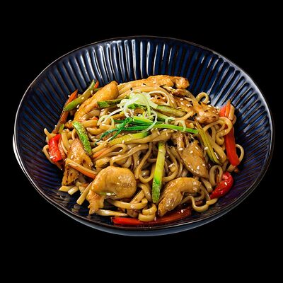 Удон с курицей в соусе терияки в Wokmania по цене 379 ₽