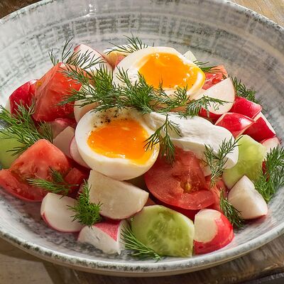 Деревенский салат в Урюк по цене 630 ₽