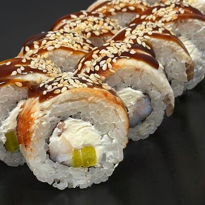 Дракон с креветкой в Snail Суши по цене 831 ₽