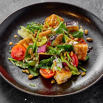 Салат с запечёнными баклажанами в Британника Север по цене 665 ₽