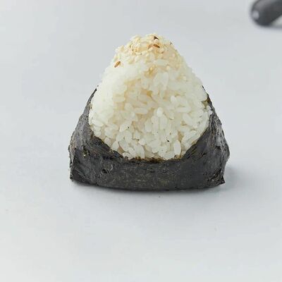 Онигири с лососем в J‘PAN по цене 200 ₽