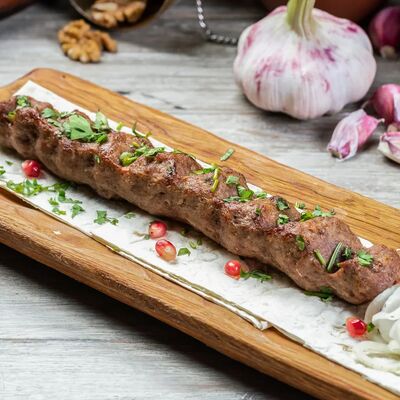 Люля-кебаб из свинины и говядины в Грузинское кафе Ван Гоги по цене 400 ₽