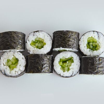 Маки с огурцом в Mad Chicken по цене 200 ₽