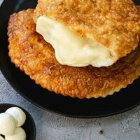 Чебурек Сырный с моцареллой в Чебуреки на Чайковского