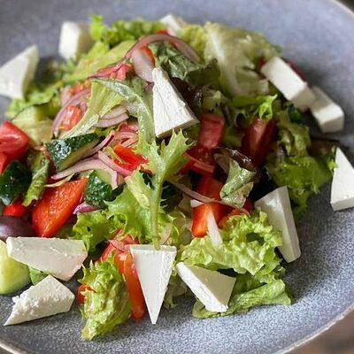 Салат Греческий в VinBurger по цене 605 ₽