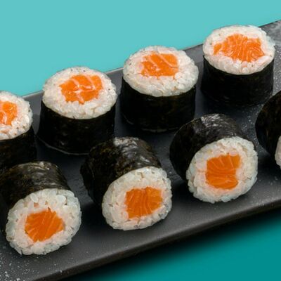 Ролл с лососем в О! Суши по цене 840 ₽