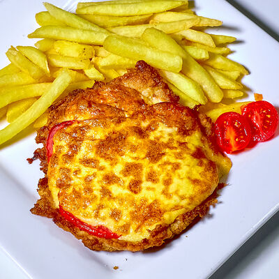 Отбивная из свинины с картофелем фри в Кафе Наше Место по цене 550 ₽