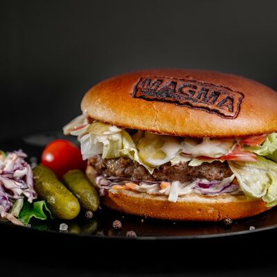 Чикен бургер в УГОЛЬ&МЯСО по цене 686 ₽