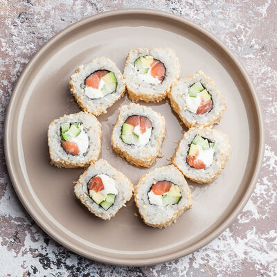 Филадельфия Фьюжн маки в Sushi & More по цене 370 ₽