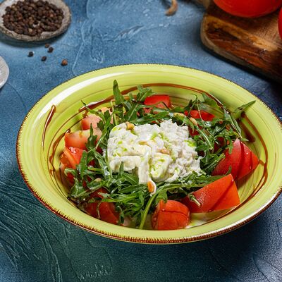 Томаты со страчателлой в Фиеста по цене 870 ₽