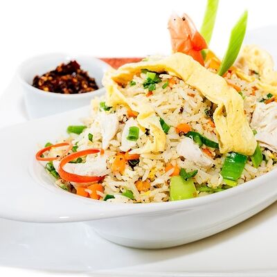 Рис с жареной курицей в Ceylon restaurantbar по цене 550 ₽