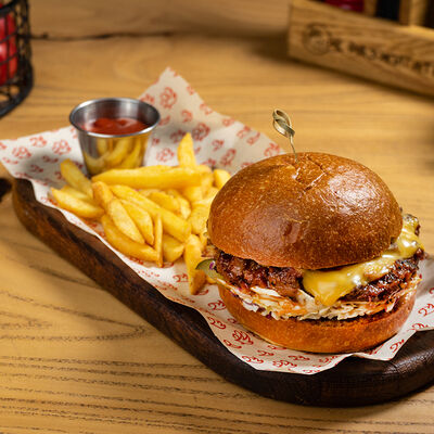 Бургер с брискетом в Разжигатели по цене 990 ₽