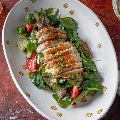 Салат с куриным бедромв Phantom по цене 990 ₽