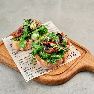 Брускетта капрезе с сыром моцарелла в Pivino по цене 310