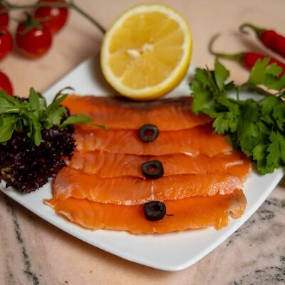 Сёмга слабосолёная в Шаурма & донер по цене 230 ₽