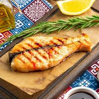 Стейк из семги с гарниром в Halal House