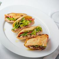 Пицца Скьяччата с тунцом в Romano