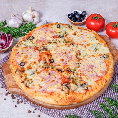 Пицца Грибы и ветчина в Вкусный домик по цене 799 ₽