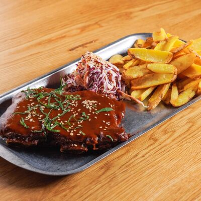 Рёбра быка Карри в 321 Club by Novikov по цене 990