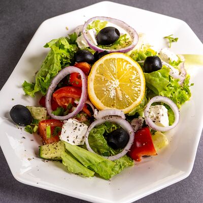 Салат Греческий в Хачапурная 39 по цене 585 ₽