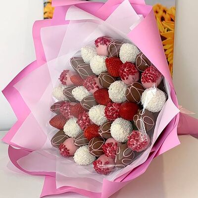 Букет из клубники в шоколаде в Berry prime по цене 6100 ₽