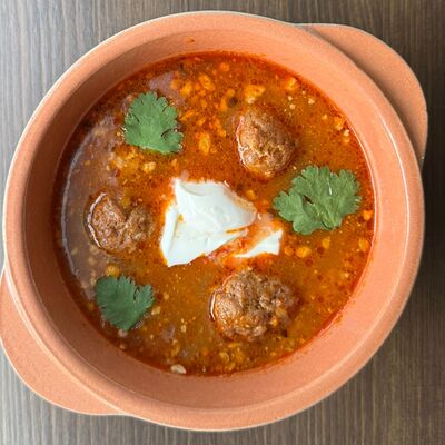 Харчо с митболс в Брассерия 033 по цене 450 ₽