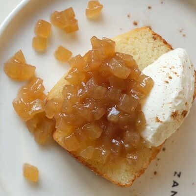 Басбуса с яблочным конфи и маскарпоне в Zanoza по цене 690 ₽