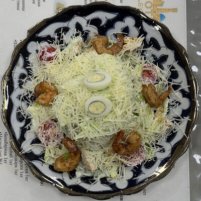 Цезарь с креветкамив Золотая Бухара по цене 635 ₽