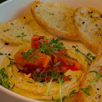 Хумус из белой фасоли в Гастробар DOM по цене 430