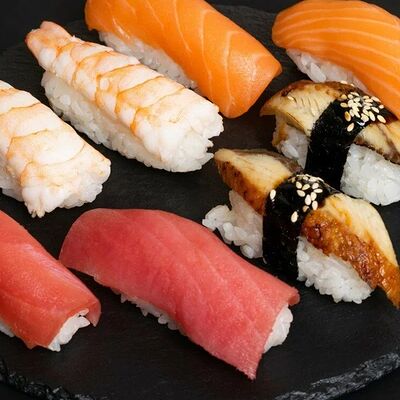 Суши с угрем в Sushi cat по цене 130 ₽
