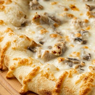 Пицца грибная Жюльен в Сели-Съели по цене 840 ₽