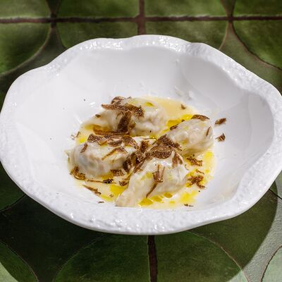 Мини-хинкали с белыми грибами в Двор Помидор по цене 710