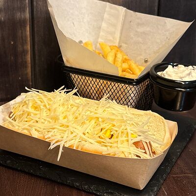 Хот-дог сырныйв Зеленая фея по цене 500 ₽