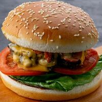 Бургер Барбекю в NonameLoungeSpb