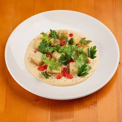 Салат с хрустящими баклажанами в Кабанья по цене 560 ₽