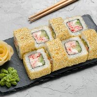 Ролл Калифорния в кунжуте в Суши Сет