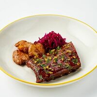 Свиные ребра с печеным картофелем, маринованной капустой и медово-горчичным глейзом в Ketch Up