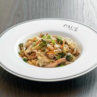 Паста с говядиной и овощами в Paul