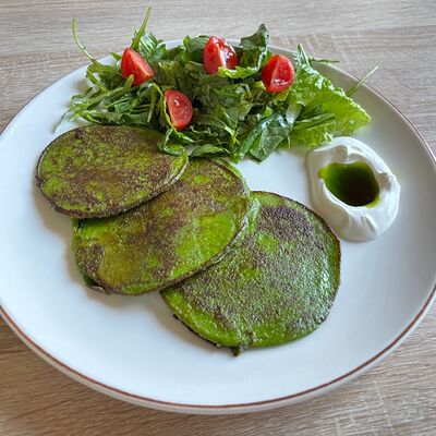 Кабачковые оладьи со шпинатом в Pasta Verde по цене 845 ₽