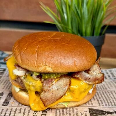 Бургер с говядиной в Про.Мясо по цене 500 ₽