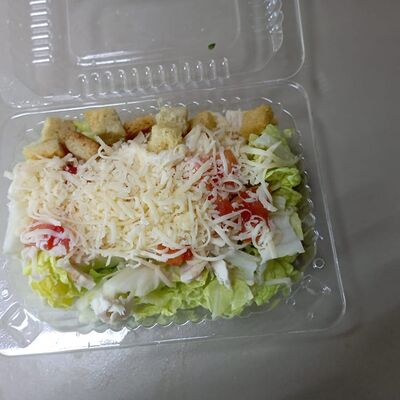 Салат Цезарь в Кулинария уплетайка по цене 120 ₽