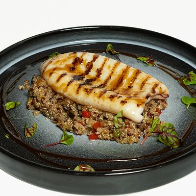Командорский кальмар на гриле с киноа и овощами в Парло Руссо по цене 1050 ₽