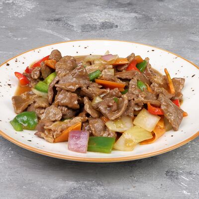 Говядина с овощами в соусе из черного перца в Китайские слухи по цене 789 ₽