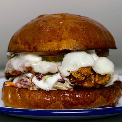 Бургер Чикен Чили Лайм в #ВМЯСО по цене 680 ₽