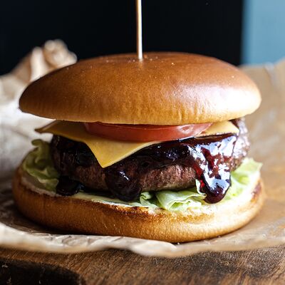 Ягодный с котлетой из мраморной говядины в El papa chapa по цене 750 ₽