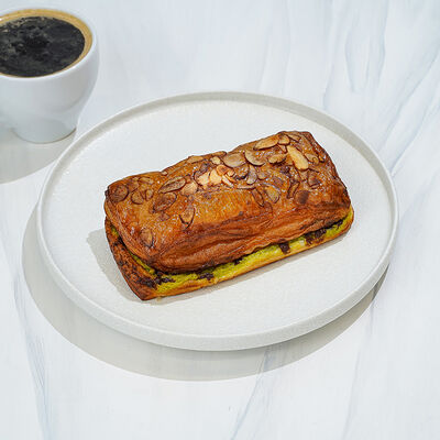 Слойка язычок с фисташковым кремом в Магбургер & Братья Караваевы по цене 150