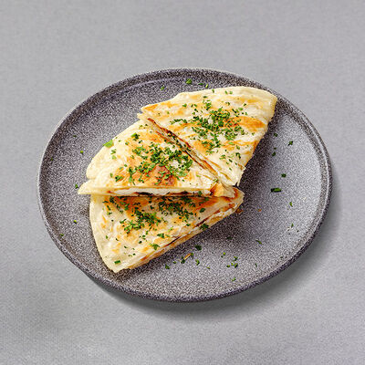 Ротти с сыром и зеленью в Шикари по цене 250 ₽