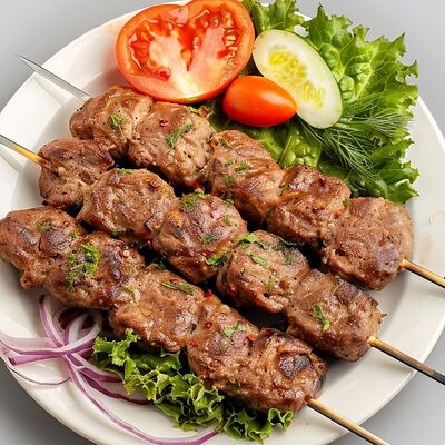 Шашлык из cвинoй шеи в Grand кафе по цене 628 ₽