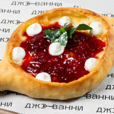 Хачапури с малиной и крем-чизом в Джованни по цене 385 ₽