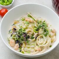 Паччери с креветками и кальмарами, бобами эдамаме в сливочном соусе в Душа